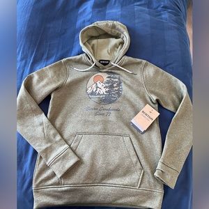 Nice green hoodie for this season